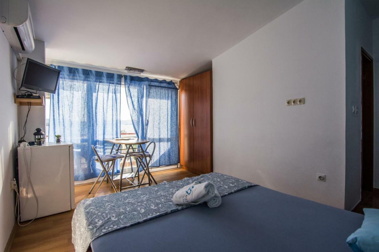 Hotel Sobe Rolo Uz More Biograd Na Moru Exterior foto