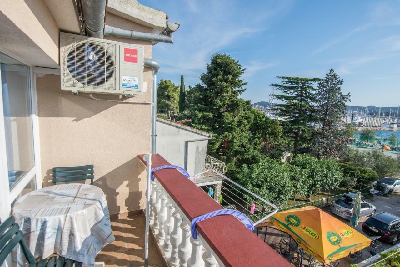 Hotel Sobe Rolo Uz More Biograd Na Moru Exterior foto